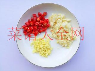 酱爆香菇木耳肉片正宗本土做法